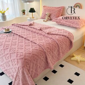 Heart Shaped Plaid Throw Blanket Ultra Soft Flannel Gift for Couples Valentine Mothers Day Fathers Day Anniversary Washable Lightweight Plush for Couch Bed Dorm Office All Seasons