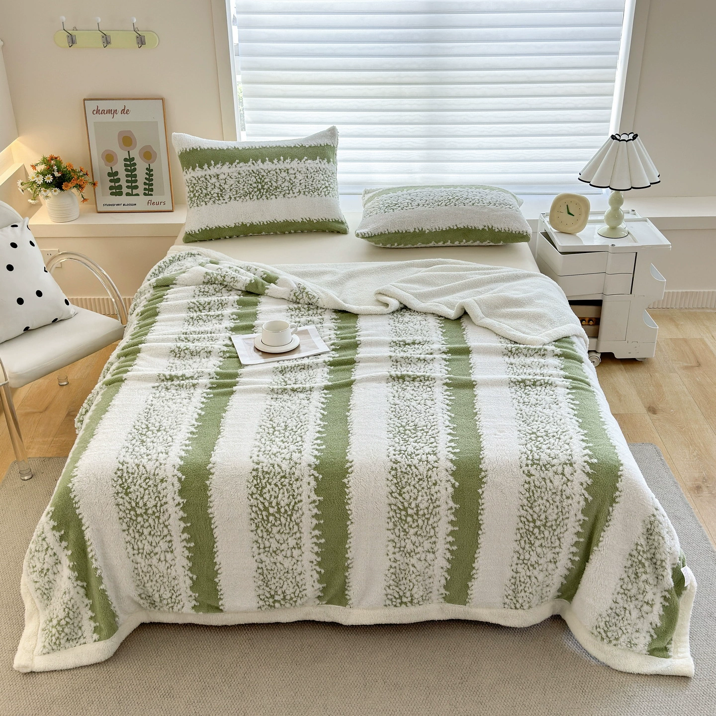 Pink Throw Blanket, 50x70 Soft Cozy Striped Throw Blankets for Couch, Sofa, Bed, Travel, Lightweight Fluffy Warm Plush Decorative Blankets for Women, Men,Kids Gift