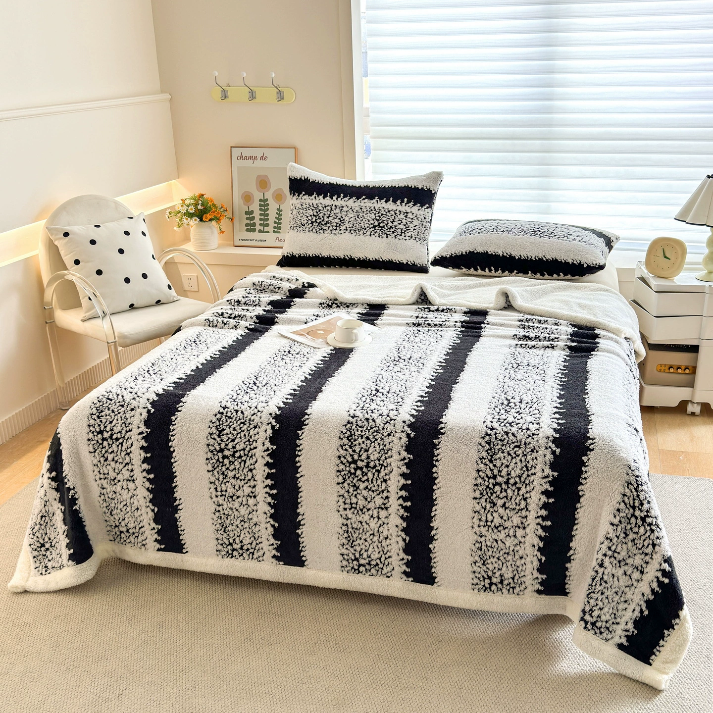 Pink Throw Blanket, 50x70 Soft Cozy Striped Throw Blankets for Couch, Sofa, Bed, Travel, Lightweight Fluffy Warm Plush Decorative Blankets for Women, Men,Kids Gift - 图片 3