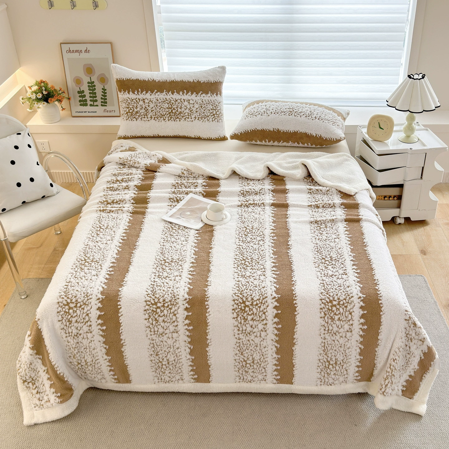 Pink Throw Blanket, 50x70 Soft Cozy Striped Throw Blankets for Couch, Sofa, Bed, Travel, Lightweight Fluffy Warm Plush Decorative Blankets for Women, Men,Kids Gift - 图片 5