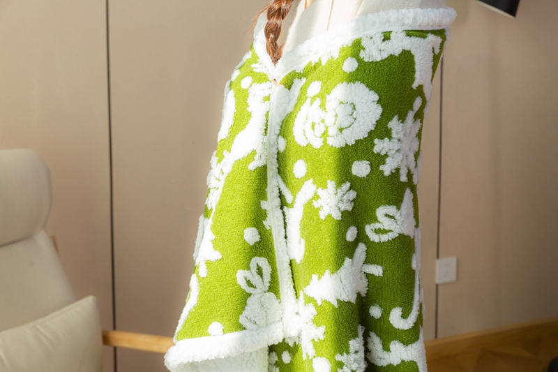 Custom topstitching 100%Polyester Soft Comfortable Jacquard Flannel Fleece Throw Portable Coral Joyous Character - Image 3