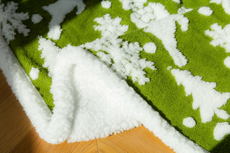 Custom topstitching 100%Polyester Soft Comfortable Jacquard Flannel Fleece Throw Portable Coral Joyous Character - Image 7