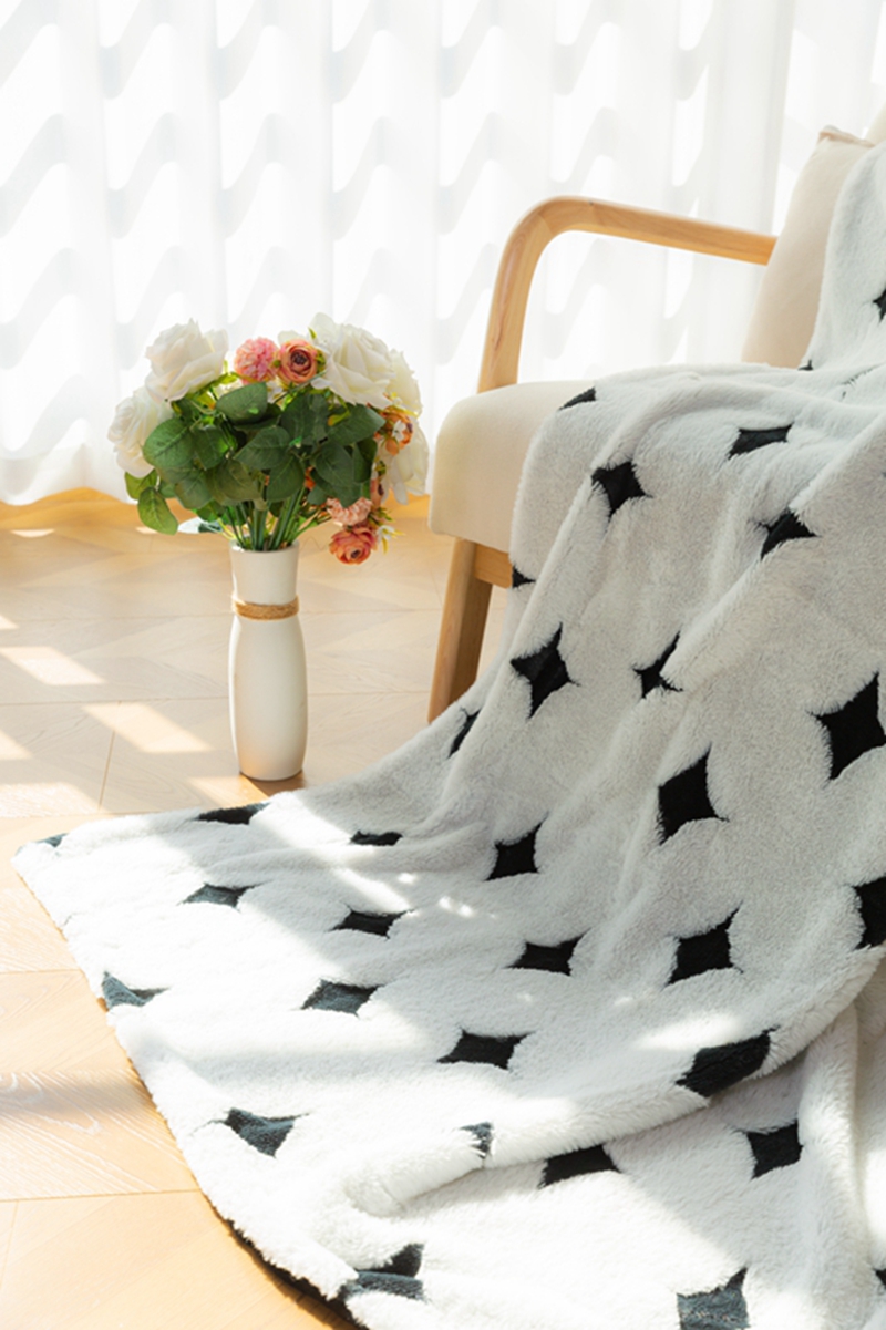 Faux Rabbit Fur Throw Blanket Solid Flannel Fleece Rabbit Fur Blanket 100% Polyester Super Soft Warm Household Nap Blanket - Image 5