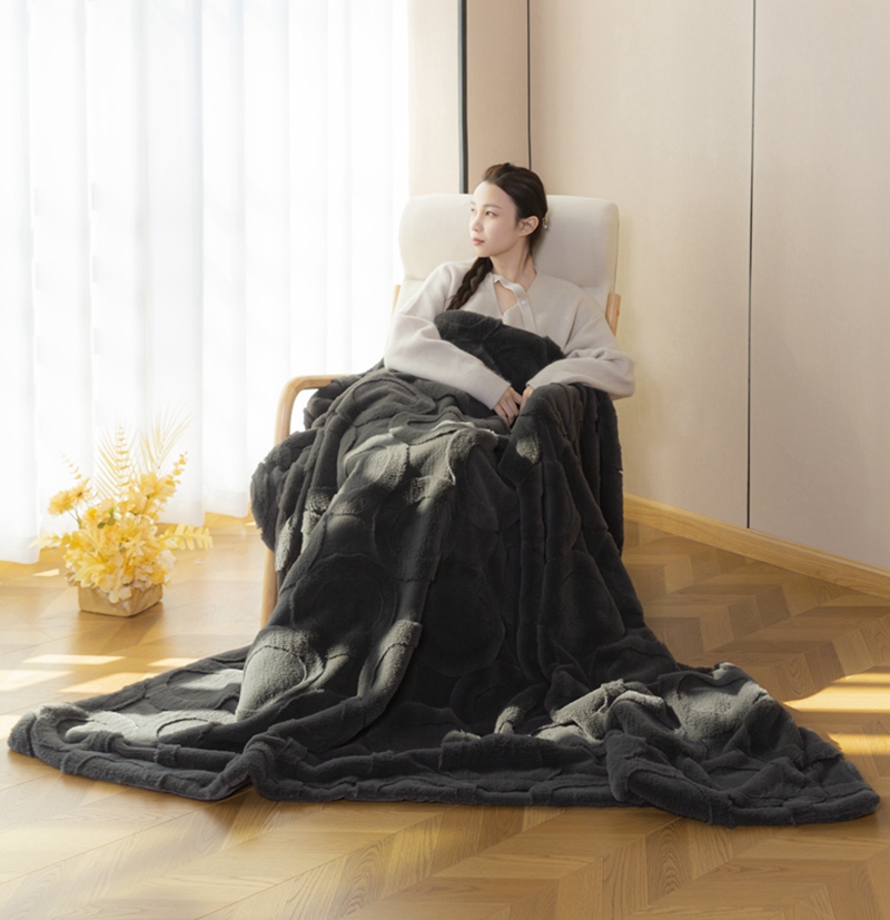 Wholesale Tuscany Luxury Cozy Soft Rabbit Bubble Faux Fur Throw Blanket White for Home Decor and Bedding - Image 2