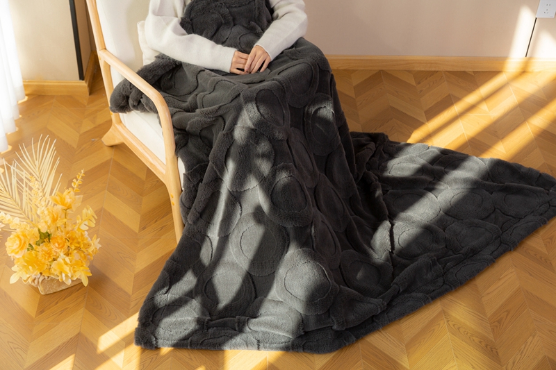 Wholesale Tuscany Luxury Cozy Soft Rabbit Bubble Faux Fur Throw Blanket White for Home Decor and Bedding - Image 3