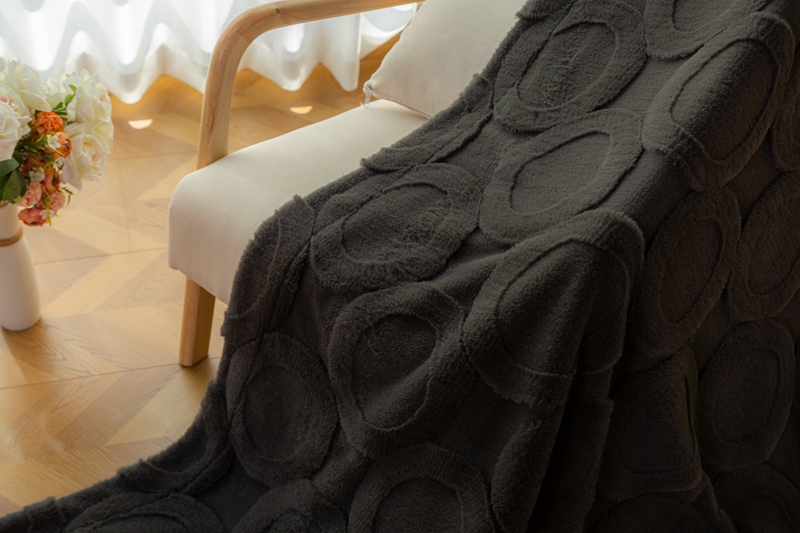 Wholesale Tuscany Luxury Cozy Soft Rabbit Bubble Faux Fur Throw Blanket White for Home Decor and Bedding - Image 5