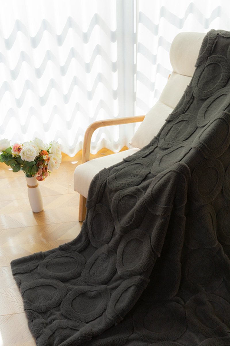 Wholesale Tuscany Luxury Cozy Soft Rabbit Bubble Faux Fur Throw Blanket White for Home Decor and Bedding - Image 7