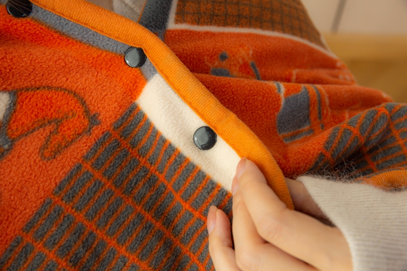 Best-Selling Comfortable and Soft Solid-Color Custom Logo Flannel Blanket for Home Decor and Travel - Image 6