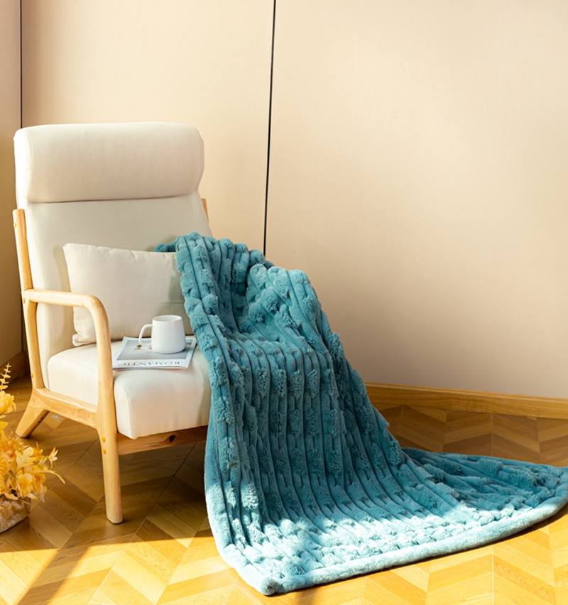 Wholesale Luxury 100% Polyester Rabbit Faux Fur Minky Throw Blankets Modern Style Soft and Warm for Winter - Image 5