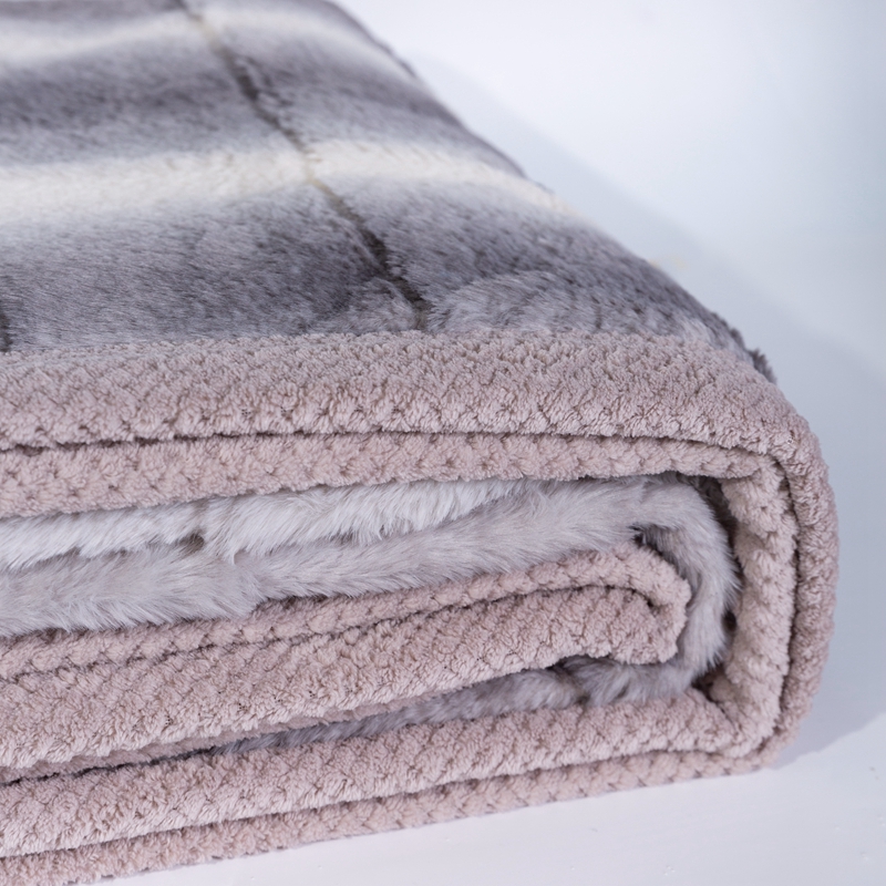 Custom Wholesale Plush Cozy Fluffy Warm Soft Minky Rabbit Faux Fur Bed Winter Fleece Blankets Throw for Sofa Bed - Image 3