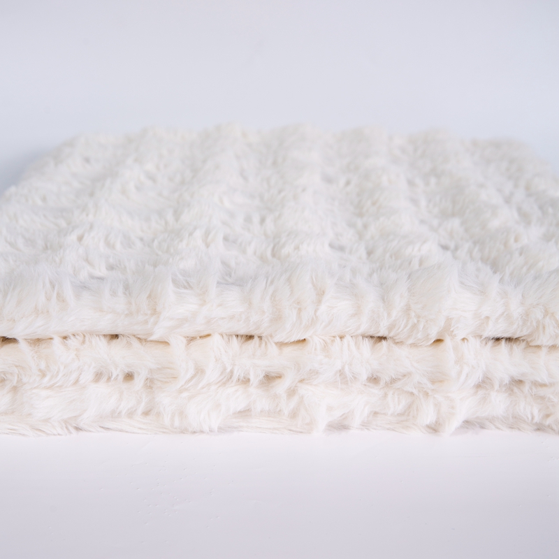 White Milky White Imitation Rabbit Fur Plush Area Rugs, Suitable for Fluffy Carpets in Bedrooms and Living Rooms - Image 2