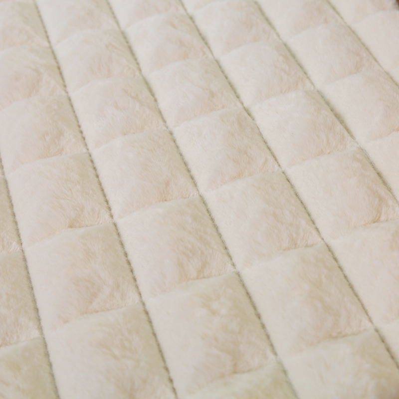 Hot Selling Modern Fluffy Polyester Fiber Woven Rug, Soft Home Decoration Artificial Carpet, Washable - Image 3