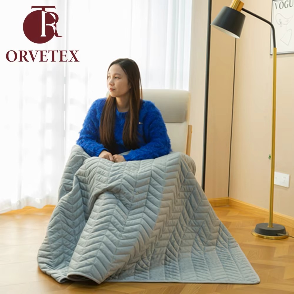Orvetex Soft Flannel Jacquard Blanket with Embossed Cut Flower Pattern, Lightweight and Comfortable, Suitable for All Seasons - Image 3