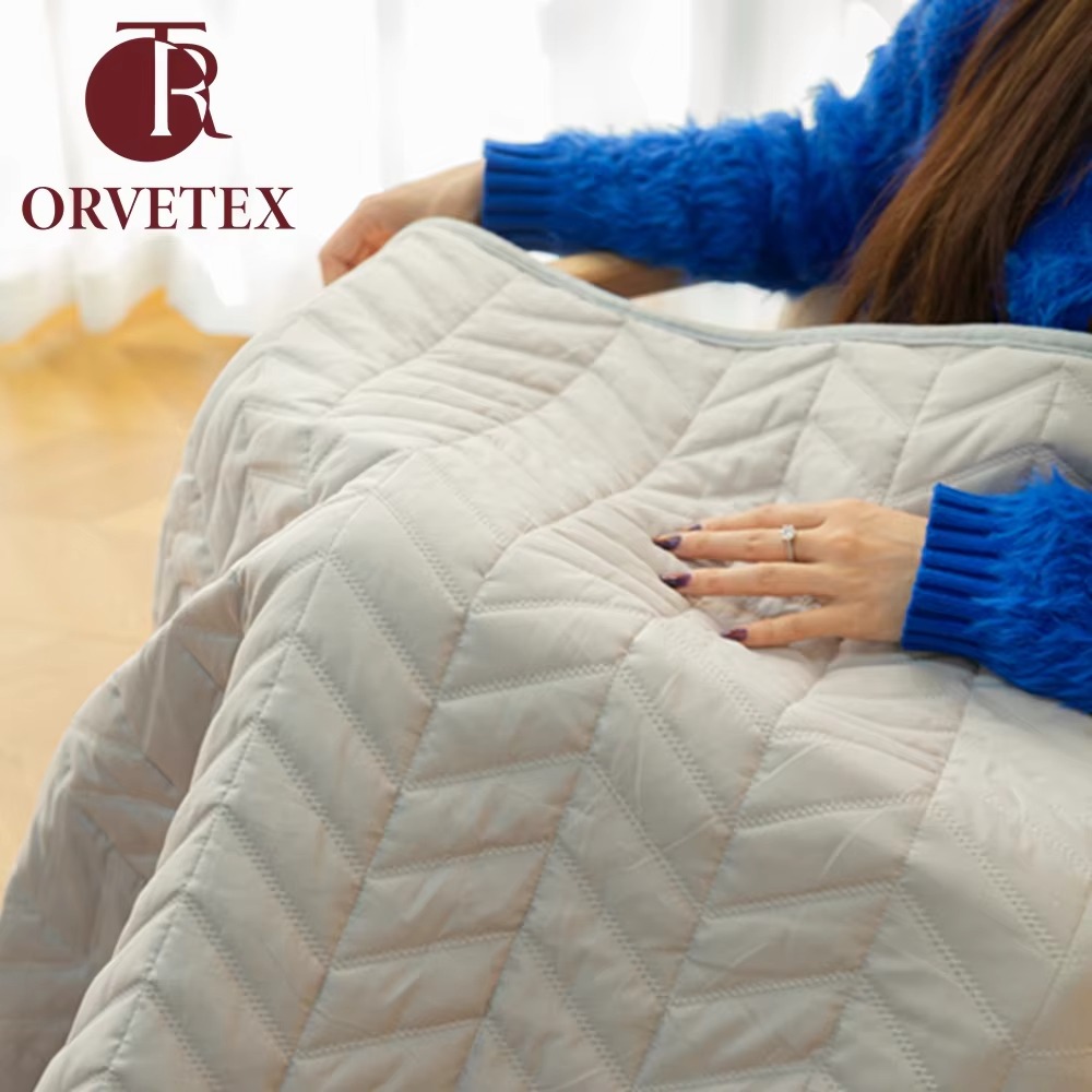 Orvetex Soft Flannel Jacquard Blanket with Embossed Cut Flower Pattern, Lightweight and Comfortable, Suitable for All Seasons - Image 6