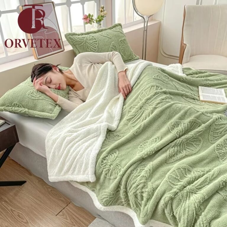 Comfort-Driven Warmth for Everyday Living: Winter Flannel Blanket and Pillow Set
