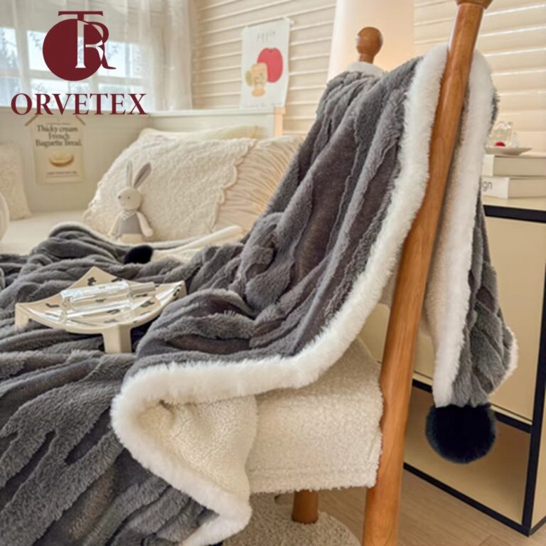 Warmth and Simplicity Combined: Solid Color Thickened Flannel Blanket